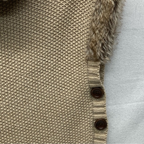 Aspen Kids Size M Tan Knit Turtleneck Poncho Sweater w/Buttons Faux Fur Trim - Picture 3 of 15